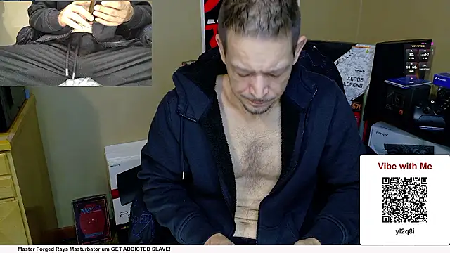 Snapshot of MasterForgedRayy chatting on December 2, 3:47 pm MasterForgedRayy online show from December 2, 3:47 pm