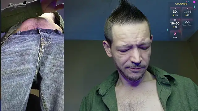 Snapshot of MasterForgedRayy chatting on January 20, 10:51 am MasterForgedRayy online show from January 20, 10:51 am