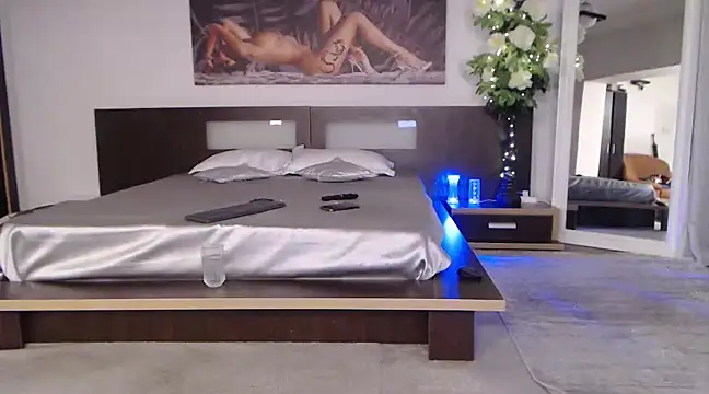 Halie May online show from December 22, 3:11 pm