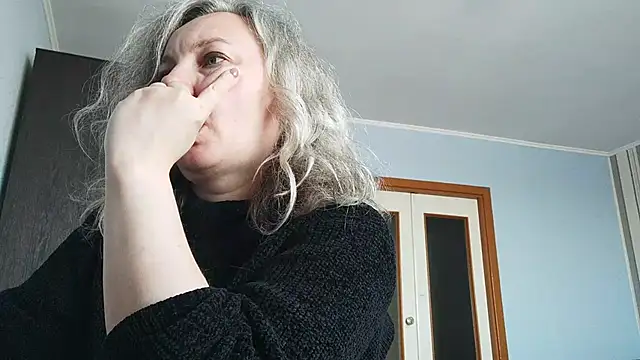 Snapshot of EdithManning chatting on April 29, 6:28 am EdithManning online show from April 29, 6:28 am