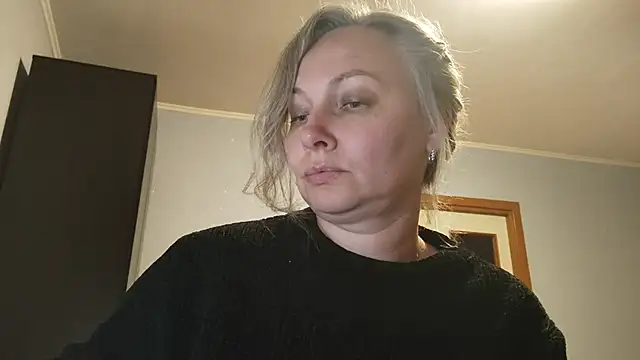 Snapshot of EdithManning chatting on May 1, 5:50 pm EdithManning online show from May 1, 5:50 pm