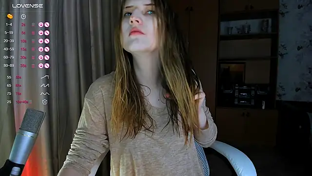 princessaalicc online show from December 15, 12:20 pm