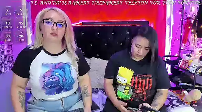 Snapshot of katieeandsharonn chatting on January 18, 8:30 pm katieeandsharonn online show from January 18, 8:30 pm