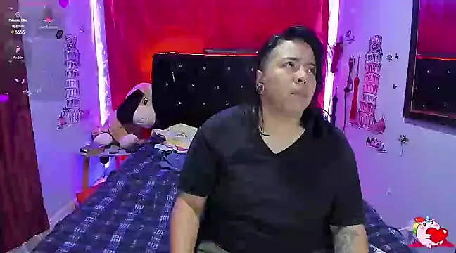 Snapshot of katieeandsharonn chatting on February 20, 2:02 pm katieeandsharonn online show from February 20, 2:02 pm