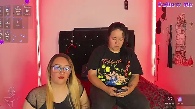 Snapshot of katieeandsharonn chatting on January 15, 2:21 pm katieeandsharonn online show from January 15, 2:21 pm