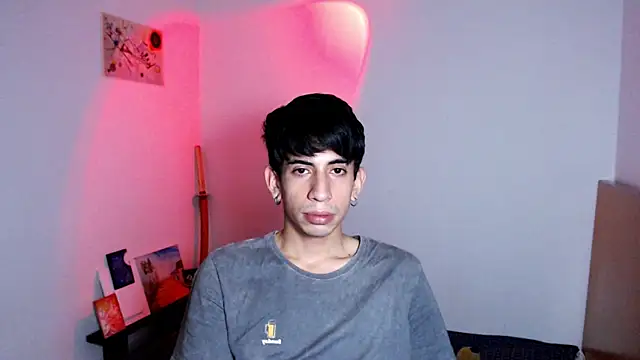 Snapshot of Zack_Kingg chatting on October 8, 3:42 pm Zack Kingg online show from October 8, 3:42 pm