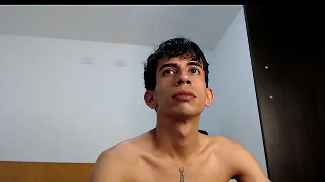 Snapshot of Zack_Kingg chatting on March 1, 4:20 pm Zack Kingg online show from March 1, 4:20 pm