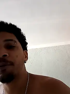 Snapshot of gugao666 chatting on December 17, 2:11 pm gugao666 online show from December 17, 2:11 pm