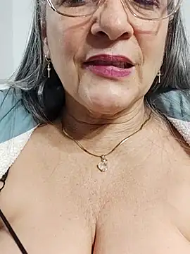 miisevvie  online show from March 3, 9:44 am