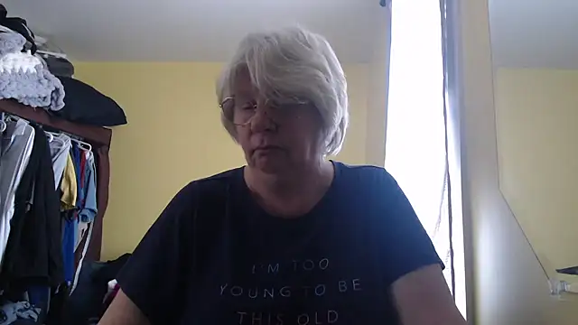 canadiancougar1965 online show from March 17, 5:49 pm