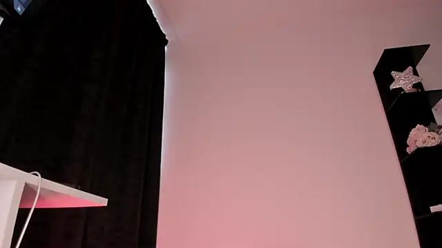 iluy  online show from November 20, 5:45 pm