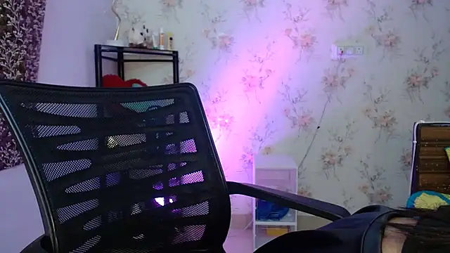 Snapshot of Snappy_girl chatting on March 31, 11:21 am Snappy girl online show from March 31, 11:21 am