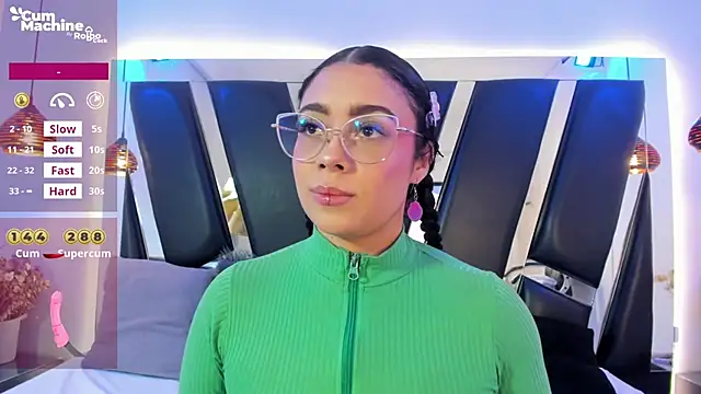 antonelllepiercee online show from November 4, 11:31 am