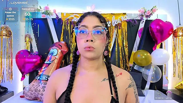 antonelllepiercee online show from February 13, 11:28 am