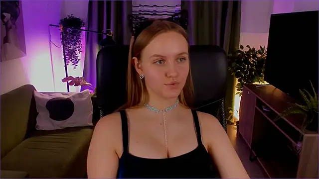 KellyPoter online show from December 14, 3:25 pm