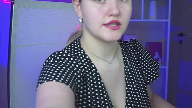 KellyPoter online show from June 6, 6:40 am