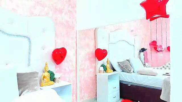 NahomiWhitel online show from February 22, 6:41 pm