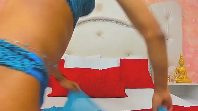 NahomiWhitel online show from March 5, 6:45 pm