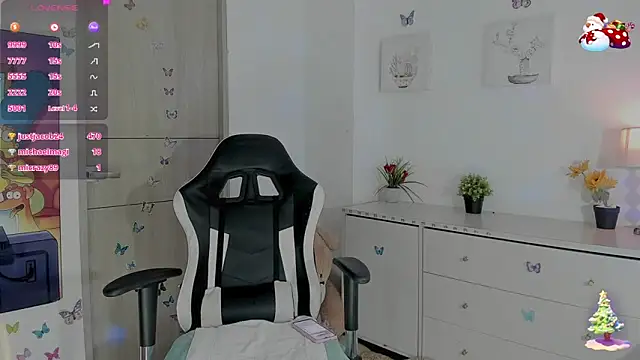 misscassidy  online show from December 16, 4:45 am