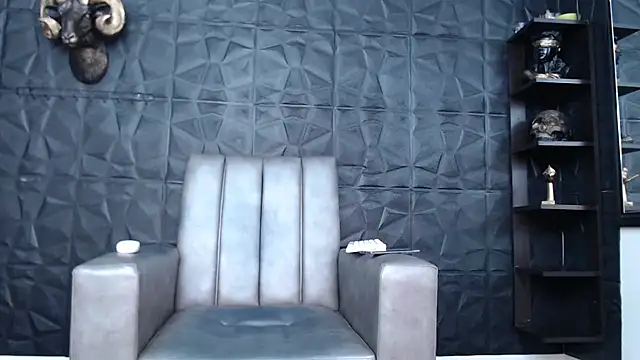 Snapshot of Hanna_Fox_69 chatting on February 24, 8:27 am Hanna Fox 69 online show from February 24, 8:27 am