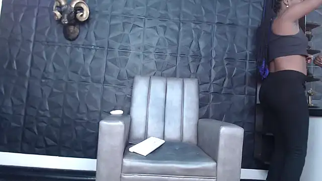 Snapshot of Hanna_Fox_69 chatting on March 23, 5:54 am Hanna Fox 69 online show from March 23, 5:54 am