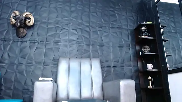Snapshot of Hanna_Fox_69 chatting on October 3, 11:07 am Hanna Fox 69 online show from October 3, 11:07 am