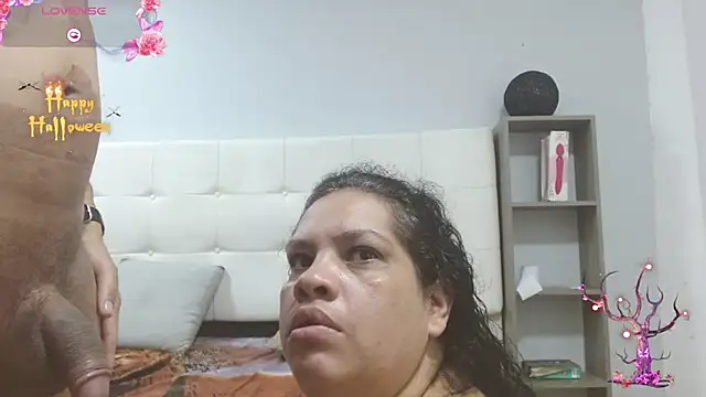 Snapshot of Candy_and_Jh0n chatting on October 9, 1:25 am Candy and Jh0n online show from October 9, 1:25 am