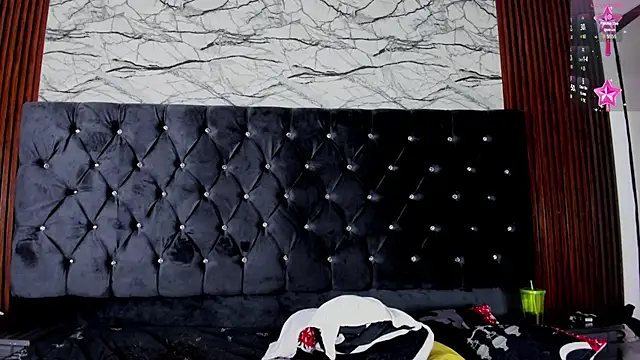 Emelyyy  online show from December 14, 11:50 am