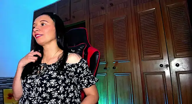 gracekelly12 online show from December 3, 7:22 pm