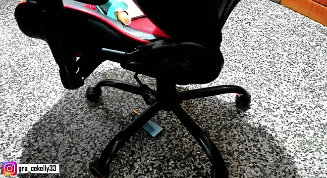 gracekelly12 online show from December 6, 7:01 pm