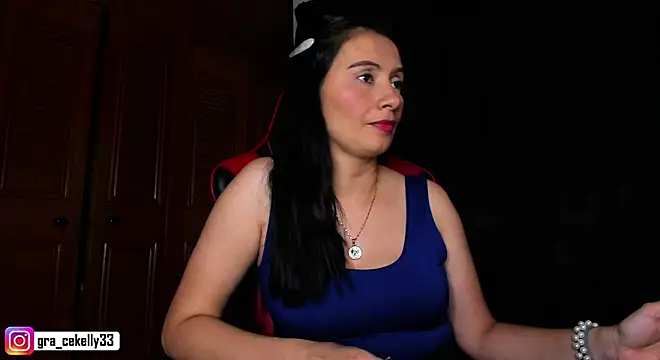 gracekelly12 online show from December 19, 10:00 pm