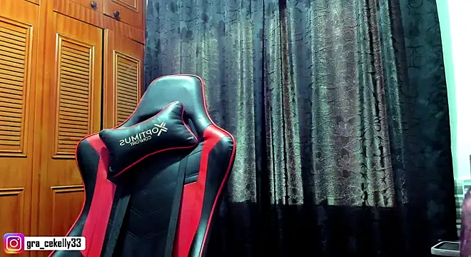 gracekelly12 online show from January 8, 7:13 pm