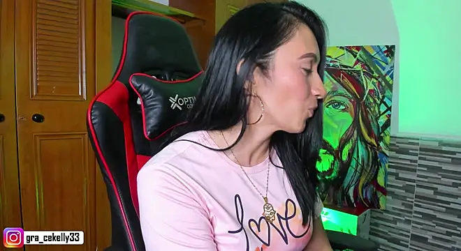 gracekelly12 online show from January 28, 12:47 am