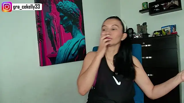 gracekelly12 online show from March 7, 12:45 pm