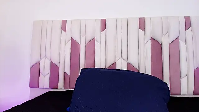 mia stanfort online show from November 7, 7:14 pm