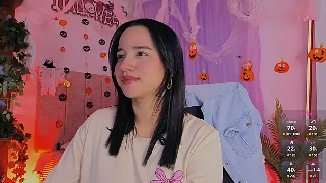 Snapshot of emilyrouxe chatting on October 21, 2:51 pm emilyrouxe online show from October 21, 2:51 pm