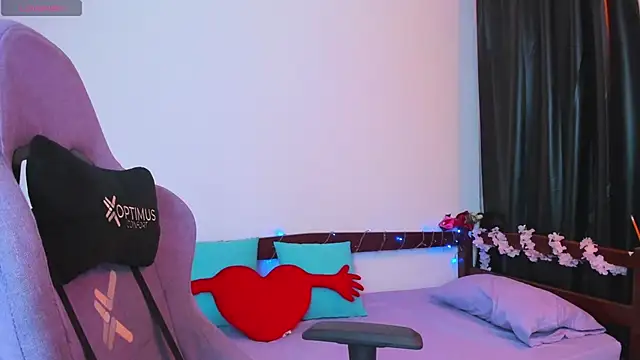 Snapshot of _Moon_Johnson chatting on February 25, 2:10 am Moon Johnson online show from February 25, 2:10 am