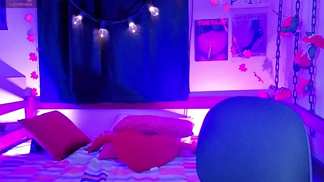  Moon Johnson online show from May 15, 11:23 pm