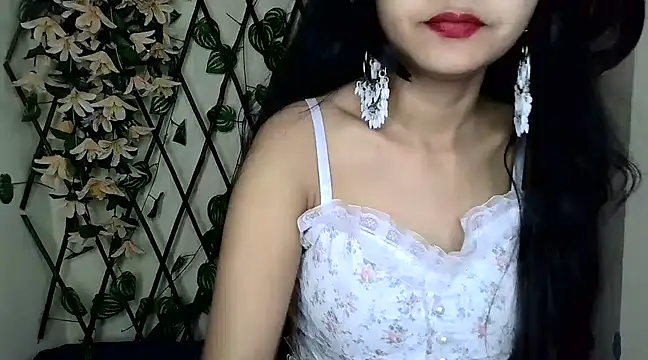 Snapshot of SUZY_FROMUS chatting on February 13, 1:29 am SUZY FROMUS online show from February 13, 1:29 am