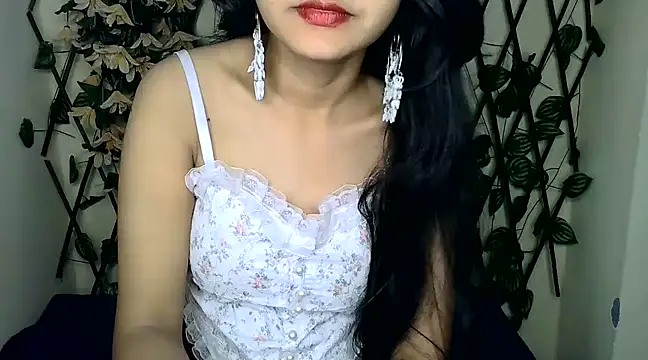 Snapshot of SUZY_FROMUS chatting on February 18, 8:36 pm SUZY FROMUS online show from February 18, 8:36 pm