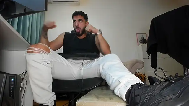 Snapshot of welcometo_hell chatting on September 20, 4:57 am welcometo hell online show from September 20, 4:57 am