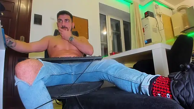 Snapshot of welcometo_hell chatting on November 23, 10:20 pm welcometo hell online show from November 23, 10:20 pm