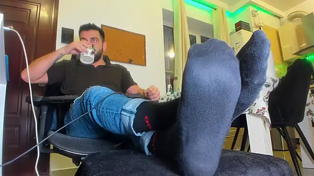 Snapshot of welcometo_hell chatting on November 25, 10:10 pm welcometo hell online show from November 25, 10:10 pm