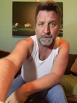 Snapshot of Haariglang chatting on February 28, 7:15 am Haariglang online show from February 28, 7:15 am