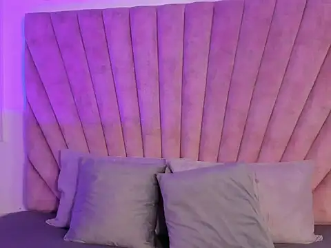 Snapshot of EmmaBecket2 chatting on February 3, 3:26 am EmmaBecket2 online show from February 3, 3:26 am