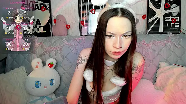 KittiMissi online show from April 4, 3:09 pm