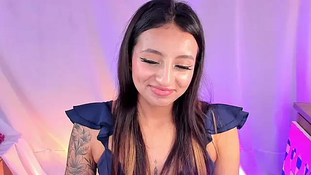 Snapshot of adelarangel chatting on February 7, 10:20 pm adelarangel online show from February 7, 10:20 pm