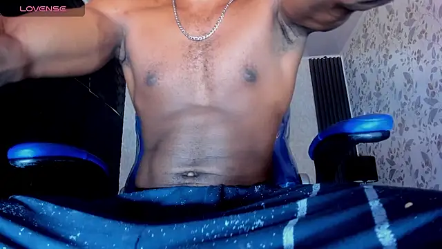 Snapshot of JD_THEBABY chatting on February 18, 12:39 pm JD THEBABY online show from February 18, 12:39 pm