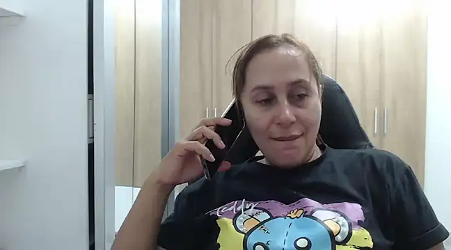 Snapshot of RoxanaLove9 chatting on January 13, 4:28 am RoxanaLove9 online show from January 13, 4:28 am