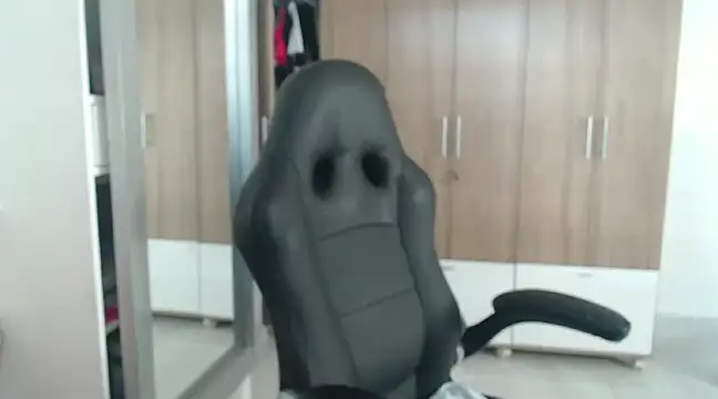 Snapshot of RoxanaLove9 chatting on February 20, 10:37 pm RoxanaLove9 online show from February 20, 10:37 pm